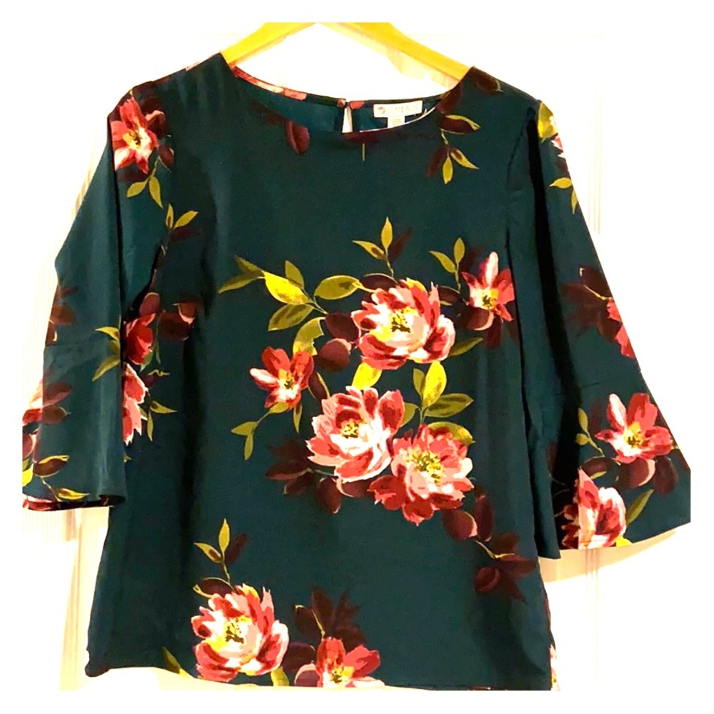 Beautiful Silky FLORAL Elaine Rose Bell Sleeve TOP